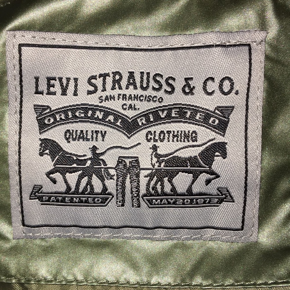 NWT Levi's Mix Media Quilted Varsity Bomber Jacket - Picture 4 of 8
